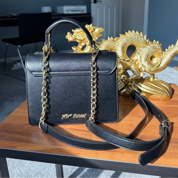 BETSEY JOHNSON CHERRY CROSSBODY SATCHEL BAG w/ RED HEART CHARM - NWT!!! - Picture 3 of 6